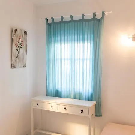 Charming House In Paros, 90 M² With Shared Pool Casa de Férias